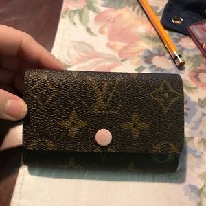 Louis Vuitton 6 key holder